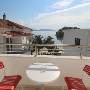 Elena Pensión Sarandë
